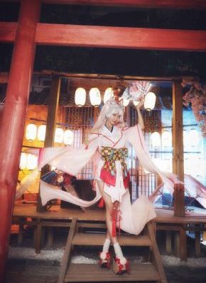 欧美视频av哥也色在线83网_中英字幕1080